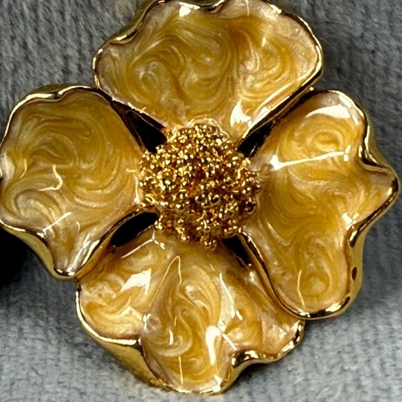 Gold-Tone Enamel Flower Clip-On Earrings Textured Centers Vintage Chunky Retro - Picture 4 of 16